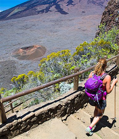 Hiking around the volcano by IRT lionel ghighi