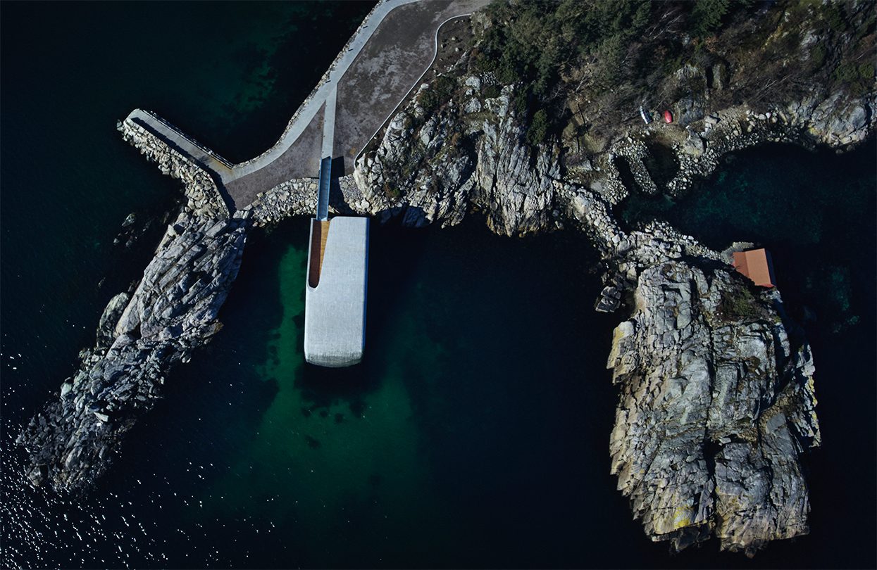 Ariel view of Under restaurant, photo by Andre Martinsen