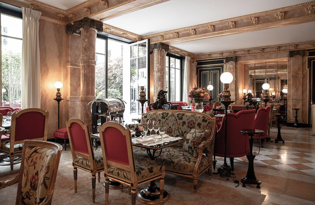 Dining room of La Pagode de Cos at La Réserve