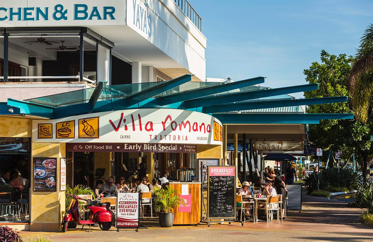 The Esplanade, photo by Andrew Watson Tourism and Events Queensland