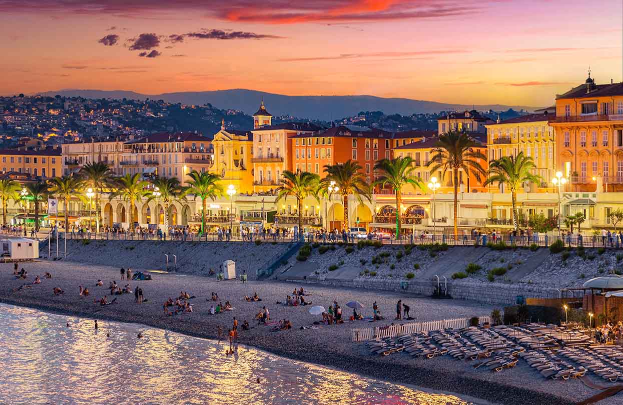 A sunset walk along the Promenade des Anglais, Image by Pvince73, Shutterstock