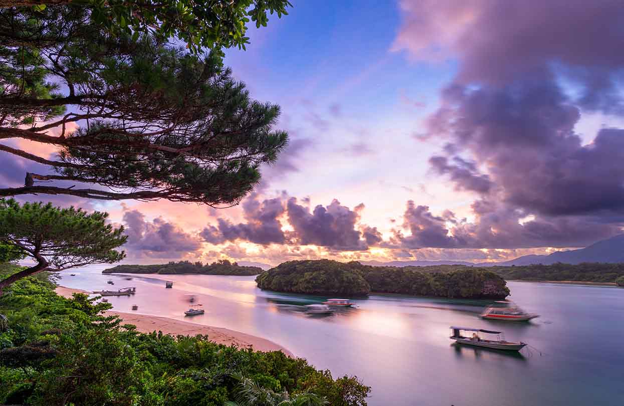 Kabira Bay at Ishigaki, Japan, image by Sean Pavone, shutterstock