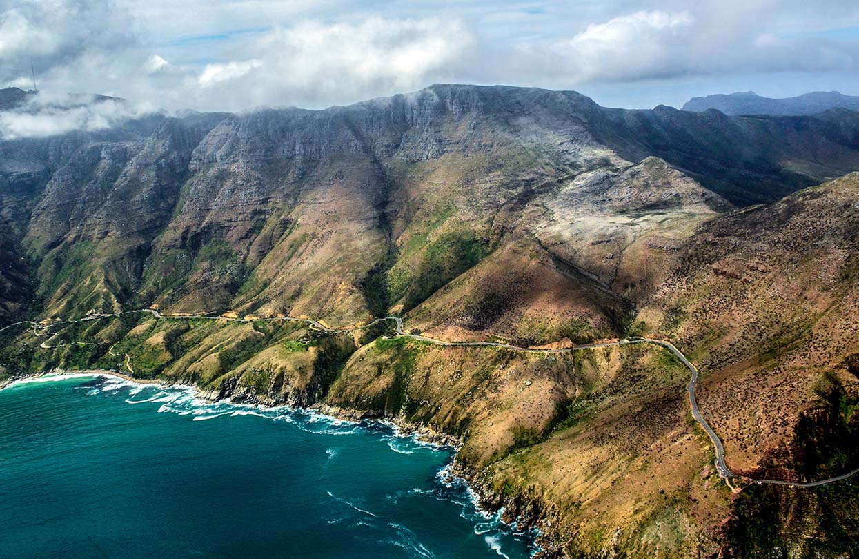 Chapmans Peak drive near Cape Town, image by Andrey Fokin shutterstock