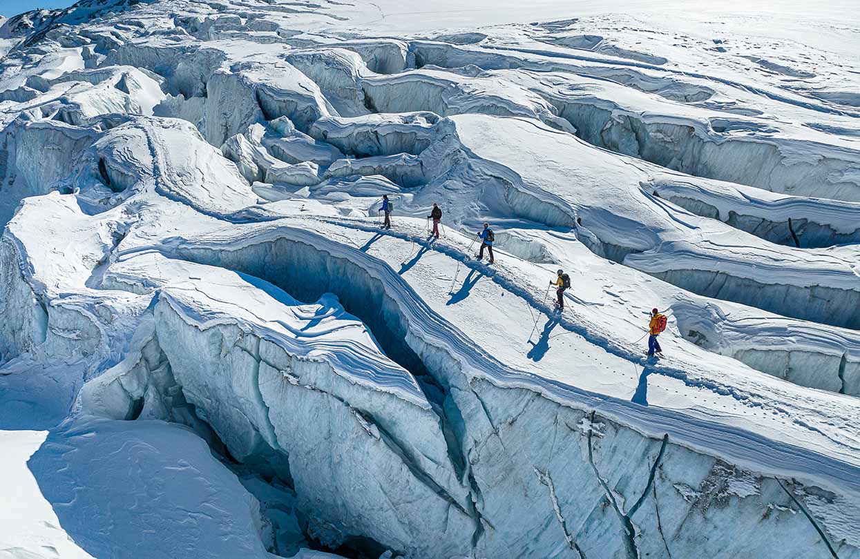 Excursion on the glacier, Image Copyright Saastal Tourismus AG Filme von Draussen