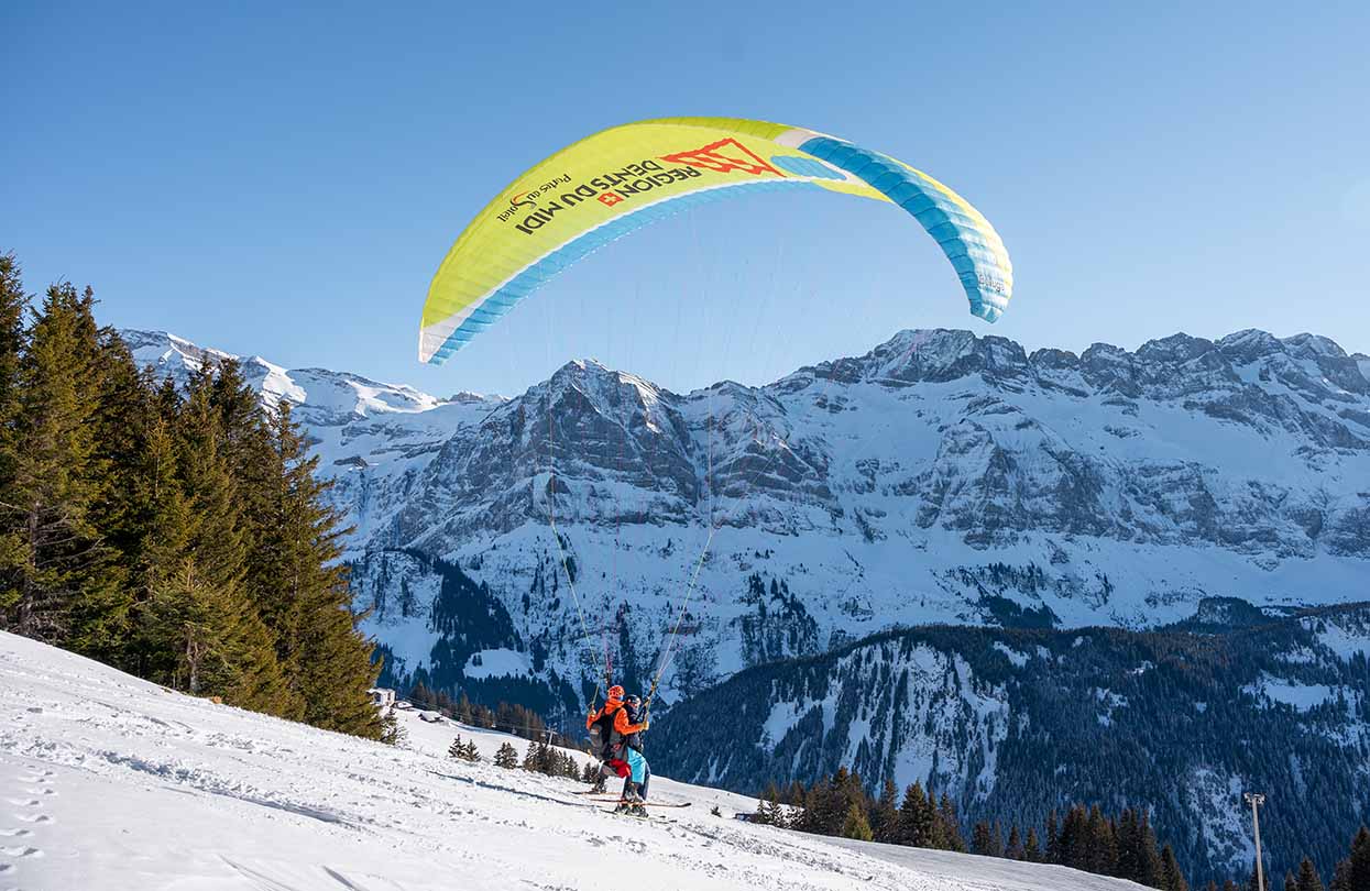 Paragliding with Basile Marclay, Image Copyright Switzerland Tourism