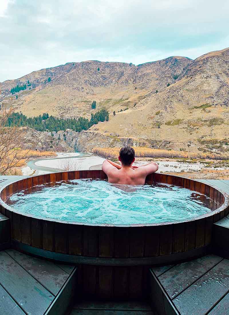 Onsen Hot Pools in Queenstown, image by Saz00, Shutterstock